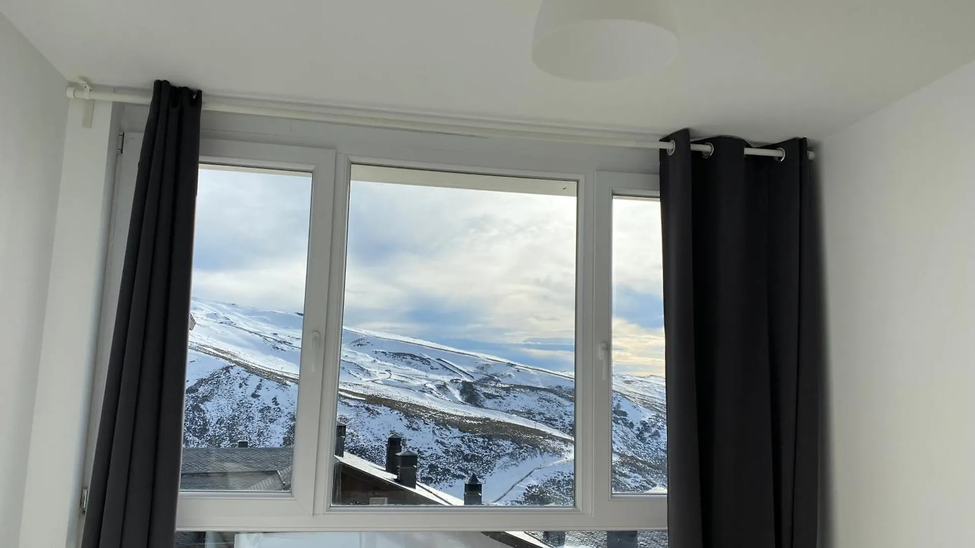 Ski 6 Sierra Nevada 0*,